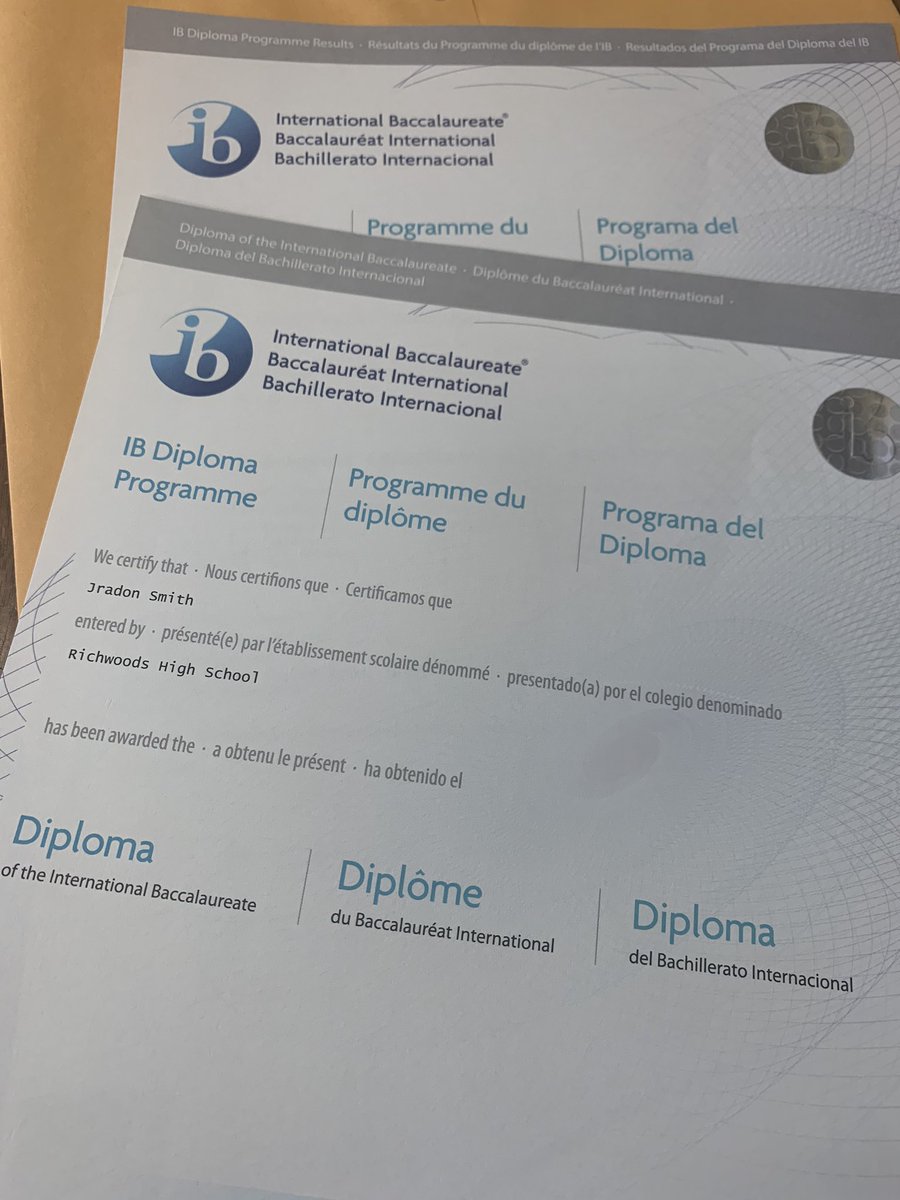 jensmithRHS15's tweet photo. This kid worked soooo hard for this diploma. IB is no joke but he did it and I am a proud momma. Thankful to be his parent. Congratulations Jradon!! Now give the Bradley ME program a run for their money....LOL. πͺπΌπͺπΌπ€― #BUengineering #BradleyEngineer https://t.co/wm3XfJgH5e