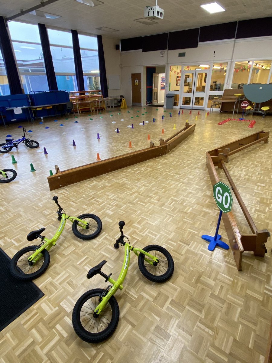 An excellent morning delivering @balanceability at Berrybrook Primary. Yr1 pupils improving balance skills, gliding ‘through the gap’ and stopping with control 🚦🚴 #balancebike #activelessons #learntoride