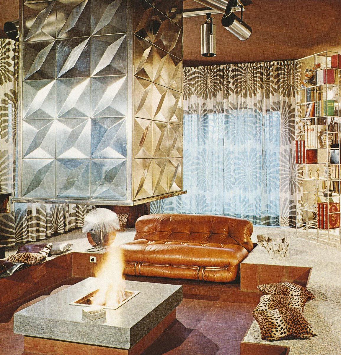 doctorow's tweet photo. #spaceage #atomicage #60s #70s #space #mcm #vintage #retro #midcenturymodern #spacedesign #60sdesign #70sdesign #60sinterior https://t.co/YWykSgf65o https://t.co/4ACKoyzFva