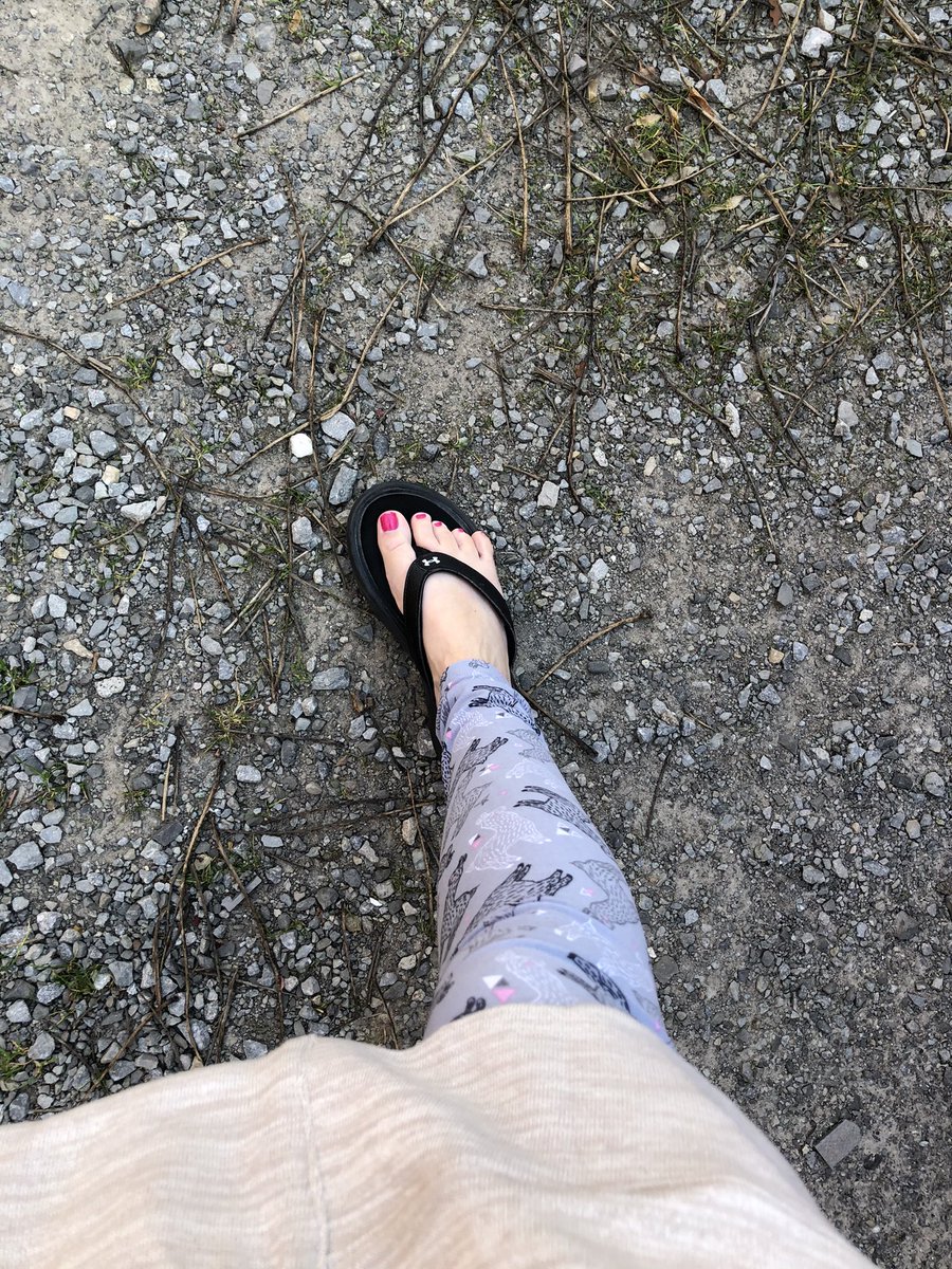 littletonstc's tweet photo. Flip flops on November 20? Yes please! 🙋♀️ (and yes, those are llamas on my tights). #warmfall #getreadyforthechill #merritton https://t.co/xaFXBgv7tb