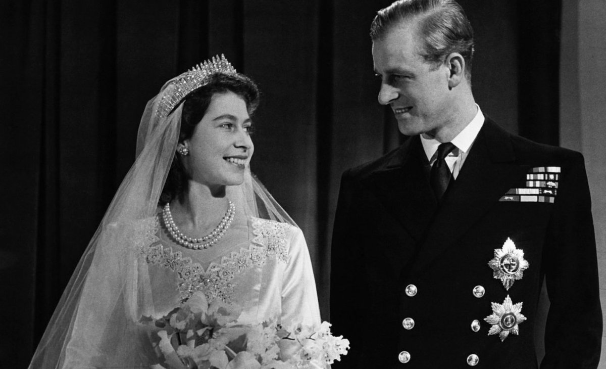 The Telegraph on Twitter: "Queen Elizabeth II and Prince Philip on their wedding day in 1947 https://t.co/EBVVjuwqn5… "