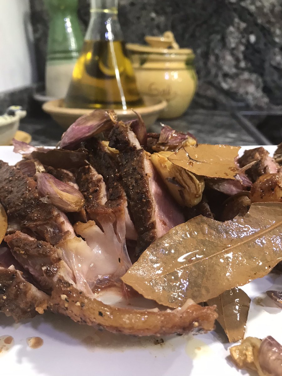 gutierrezabella's tweet photo. Avui ha tocat recepta del gran @NanduJubany. Senzilla però deliciosa. #carnaca https://t.co/bkdlwI9jGj