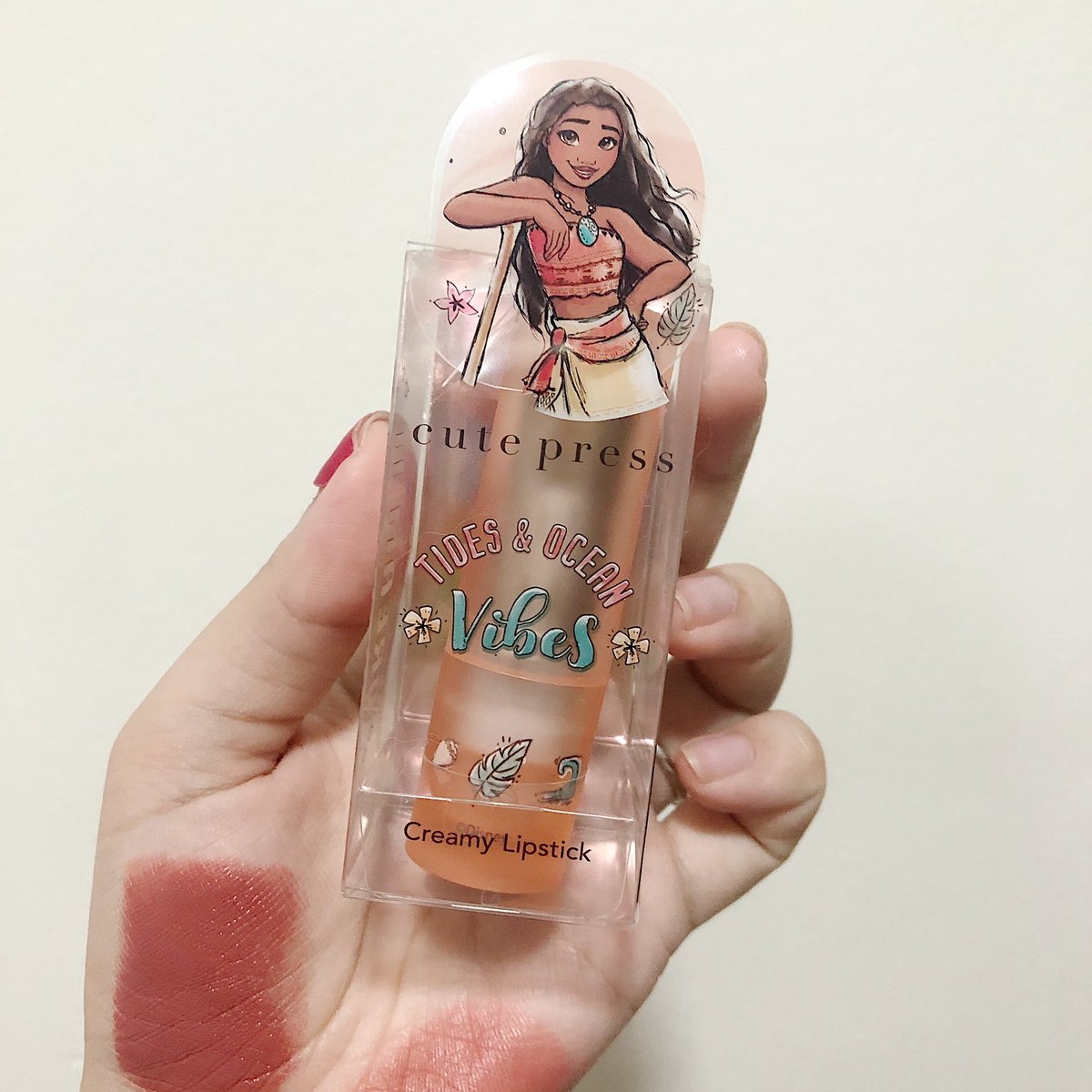 Gopgapreview's tweet photo. สวยไม่แผ่วเลยจ้ะ ลิปโมอาน่า Cutepress 02 นู้ดน้ำตาลนัวๆ  สีคือละมุนดีมากก 
สีนี้ผิวสองสีก็รอดดด  สวยจริงนอนยัน https://t.co/bgqAlneo28