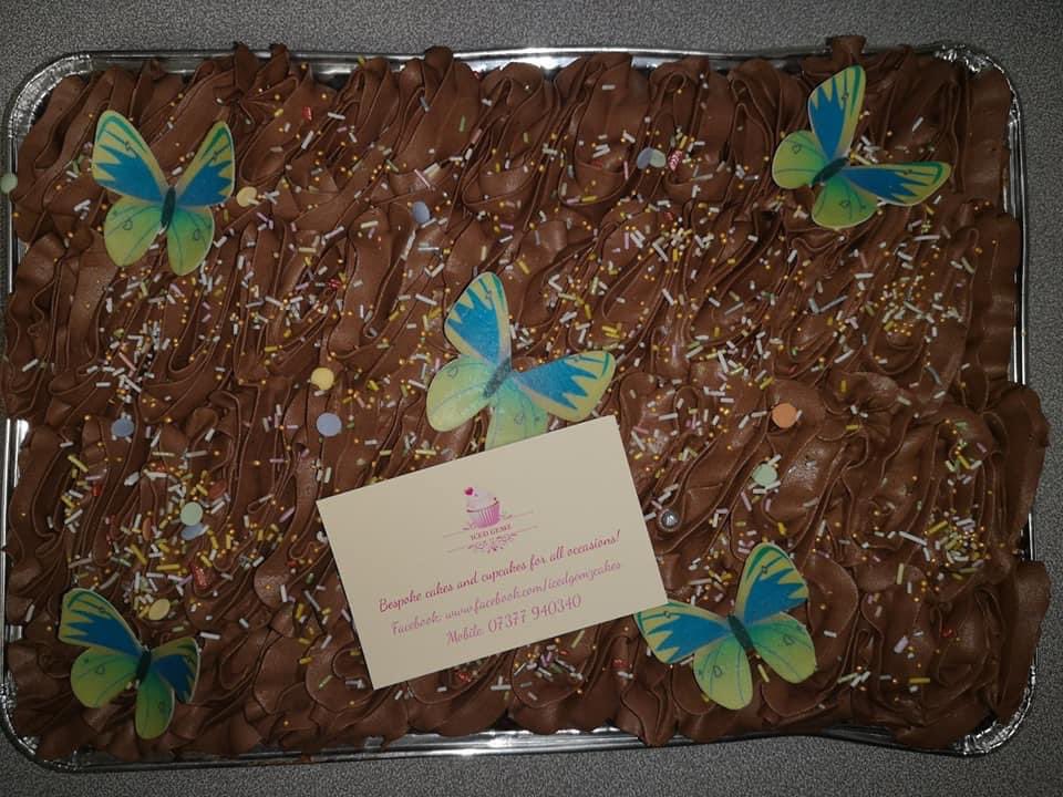 Thank u to Iced Gemz for donating this delicious cake to <a href="/santanderuk/">Santander UK</a> to help us raise money for <a href="/PlymLordMayor/">Plymouth Lord Mayor</a> <a href="/MemoryMattersSW/">MemoryMattersSW</a> As usual I am blown away by people’s kindness ❤️
If you like cake then please support this business 
lnkd.in/dmjcXkD

<a href="/sue_dann/">Sue Dann</a>  <a href="/MomentsPlym/">Moments Café and Memory Matters Hub</a>