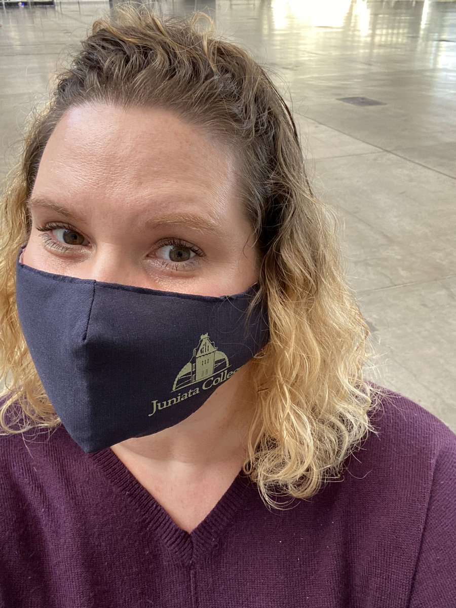 jenrenjones's tweet photo. So proud to be wearing my @juniatacollege mask while volunteering at a Thanksgiving food distribution this weekend. Thank you to @JuniataPrzTroha and the JC Alumni Office for making us alums not only fashionable, but able to stay safe and represent the best college ever! https://t.co/oG6Bz4MAFD