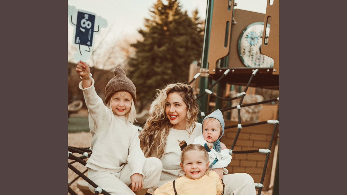 Affinity_Plus's tweet photo. Affinity Plus Federal Credit Union is excited to celebrate Minnesota families, right in your own backyard. Snap a pic with your family and Chip to be entered for a chance to win an Apple MacBook Pro and more! https://t.co/IvPOwjMLnt
#affinityplusfieldtrip #OnlyinMN https://t.co/9r1c0ALP0f