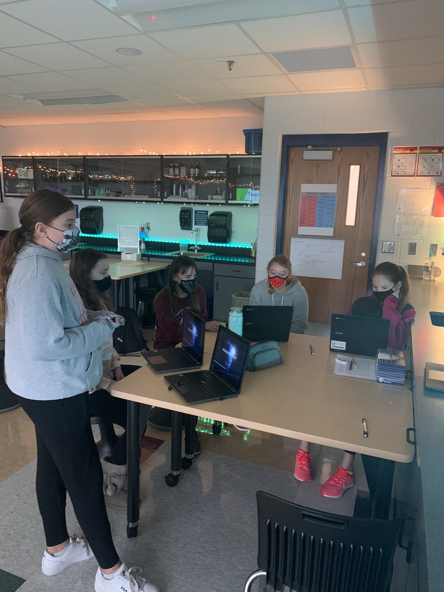 MrsHolsapple's tweet photo. Day 3 of Geological Time Period presentations! Mixing it up with small group presentations and feedback. https://t.co/EvPKzR649g