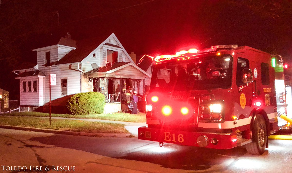 ToledoFire's tweet photo. Woman Rescued From Early Morning House Fire In West Toledo - At 3:58 a.m. #ToledoFire was dispatched to the 900 block of Woodstock Ave for a residential structure fire. The 911 caller stated that she was trapped in a second floor bedroom...
.
.
https://t.co/WUdUgcnDj2 https://t.co/Iock057ZTj