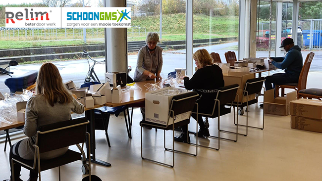 StichtingRelim's tweet image. De samenwerking tussen @Gem_Kerkrade Relim en d'r Sjalter krijgt vorm in het Flexiforum Kerkrade. d'r Sjalter pakt onderhoudsklussen op; Relim schoonmaak en bemensing van de receptie. Onze medewerkers werken er een paar weken en doen dit al met duidelijk, zichtbare resultaten 💪