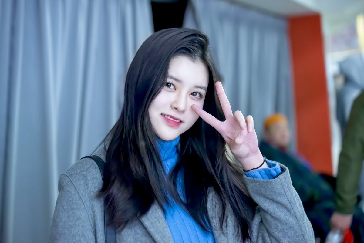 So_shYee's tweet photo. HAPPY SOYEE DAY

오늘 하루 누구보다 행복하길 바래~

#HAPPYSOYEEDAY🧡
#가을에_태어난_따뜻한_햇살같은_소이야_생일축하해❣
#구구단 #gugudan #소이 #Soyee #장소진 #HAPPYSOYEEDAY #HAPPY_SOYEE_DAY https://t.co/vqsffzOMTm