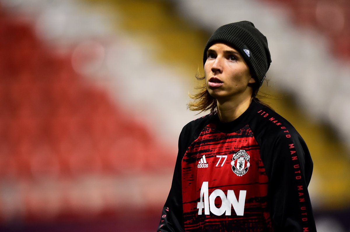 Tobin Heath's jawline; a thread