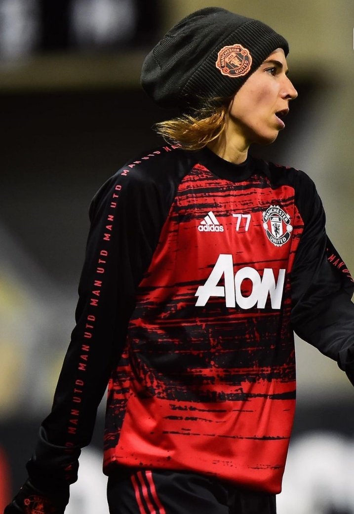 Tobin Heath's jawline; a thread