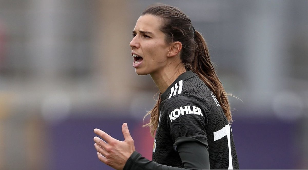Tobin Heath's jawline; a thread