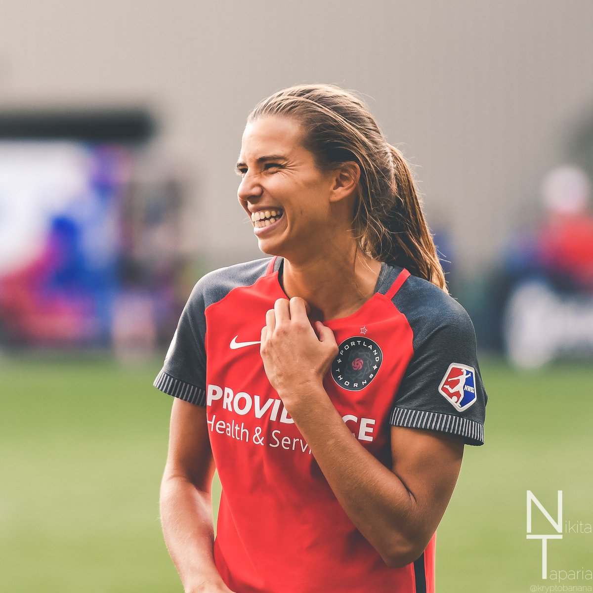 Tobin Heath's jawline; a thread