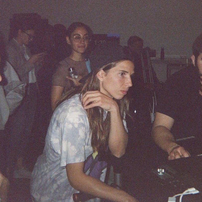 Tobin Heath's jawline; a thread