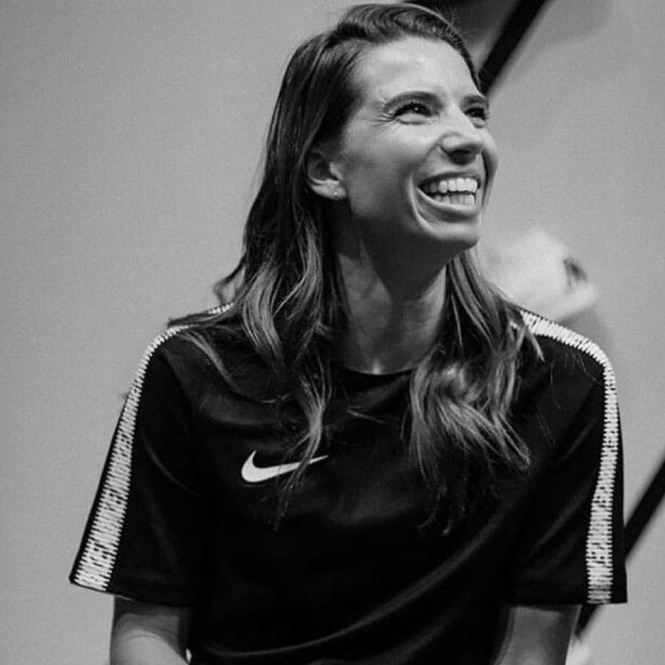 Tobin Heath's jawline; a thread
