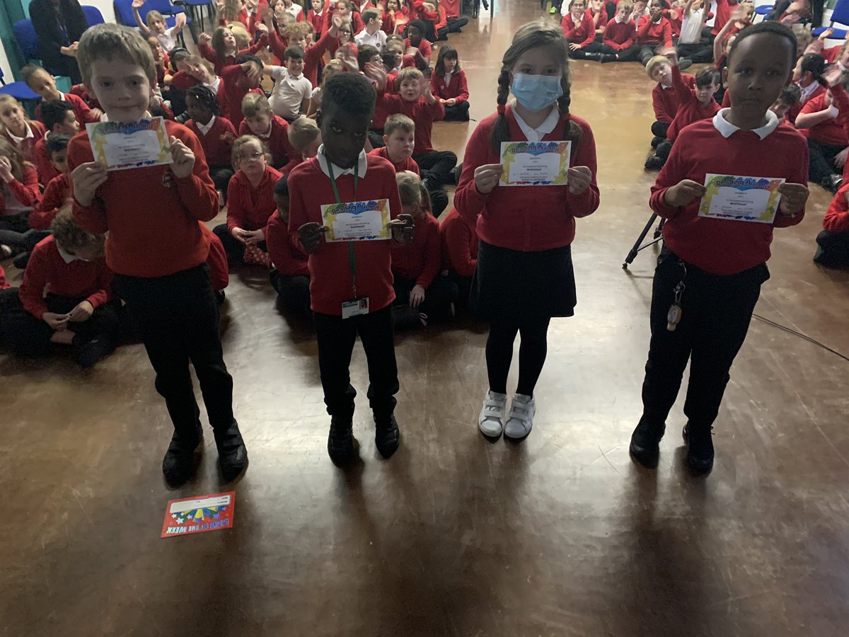 Yeah let’s get to the  #vendingmachie courtesy of  @redgierob and all at the  @LiteracyShed  @SpellingShed as we celebrate this weeks  #Readersoftheweek