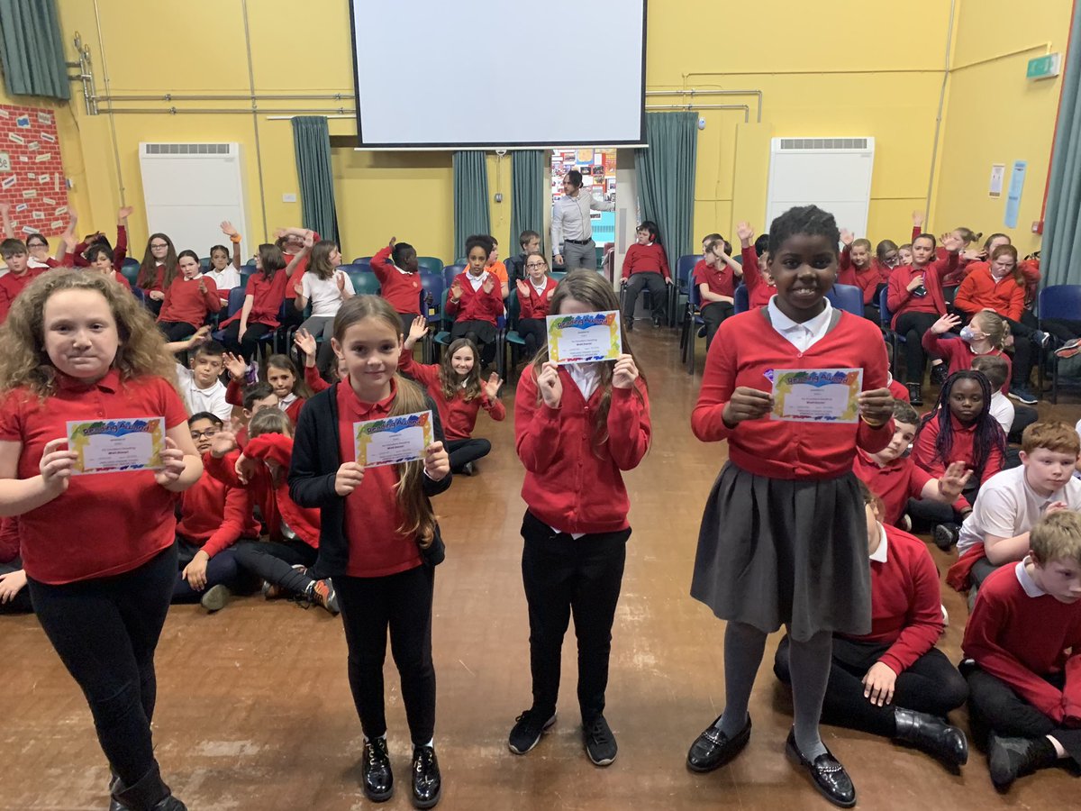 Yeah let’s get to the  #vendingmachie courtesy of  @redgierob and all at the  @LiteracyShed  @SpellingShed as we celebrate this weeks  #Readersoftheweek