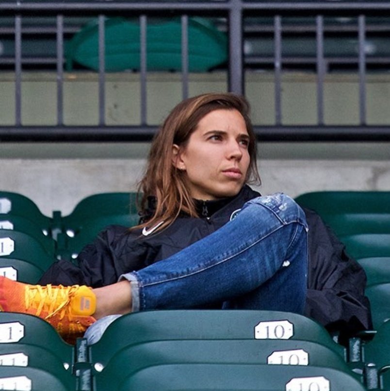 Tobin Heath's jawline; a thread