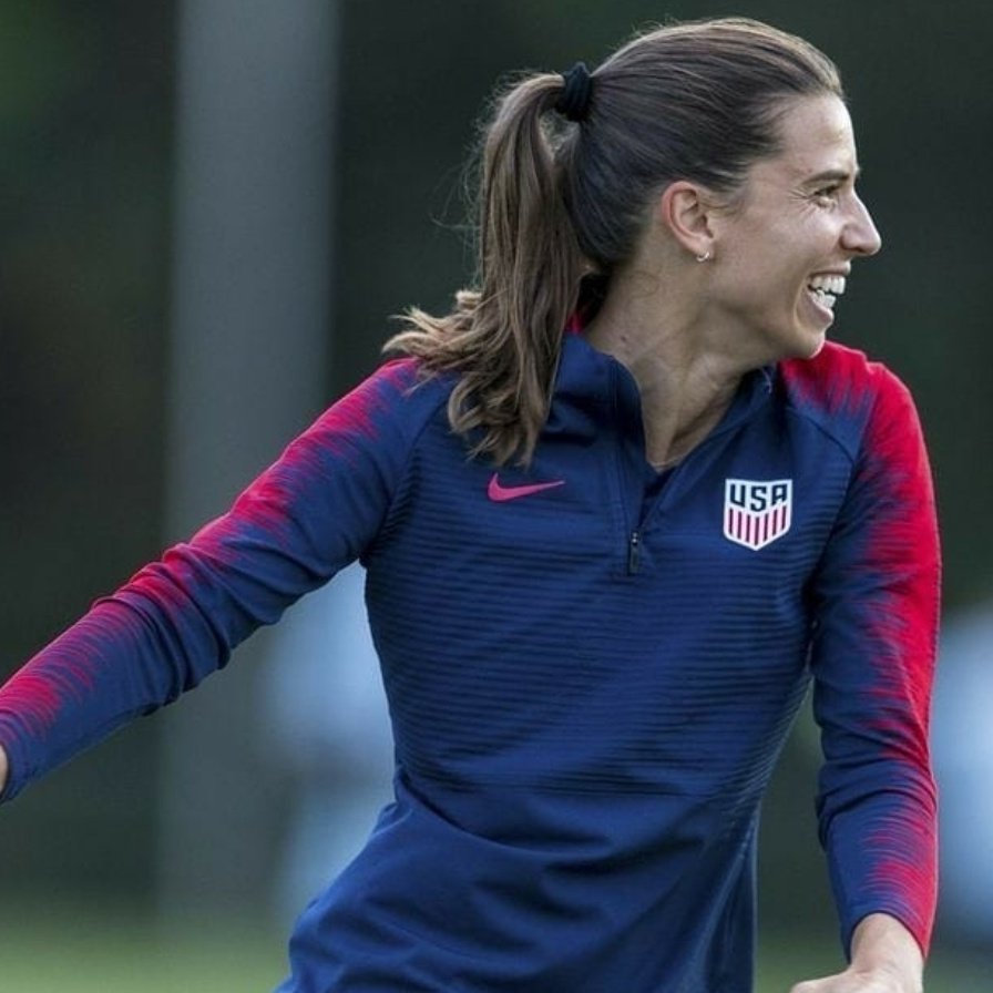 Tobin Heath's jawline; a thread