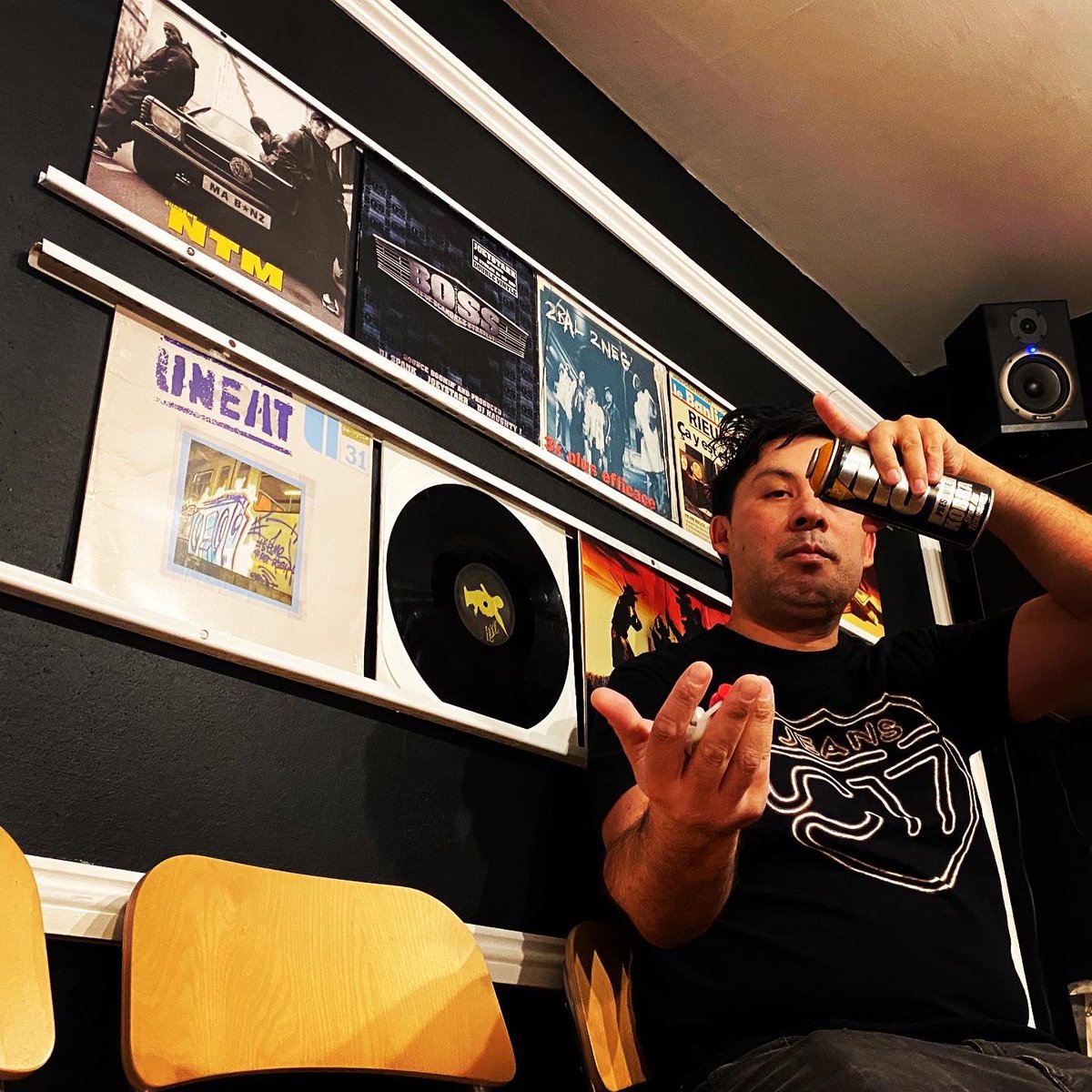 itchradio's tweet photo. @Tracksideburner crewโs DJ Philly wearing the @C17Jeans 100% organic tee ๐ธ๐lookin sharp #cedixseptjeans ๐ป#tracksideburners #itchfm #djphilly #frenchhiphop ๐ https://t.co/PzLaUafh0e