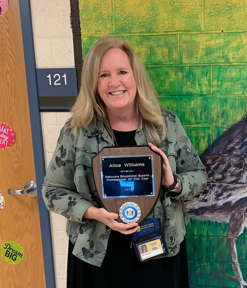 DEDeptofEd's tweet photo. Congratulations to @ChristinaK12's Alice Williams for becoming Delaware's first Educational Support Professional of the Year! Secretary of Education Susan Bunting surprised Williams with the award at her school this morning. Learn more/view more pics: https://t.co/b7dMGVvLKN https://t.co/wkBvDKiHCl