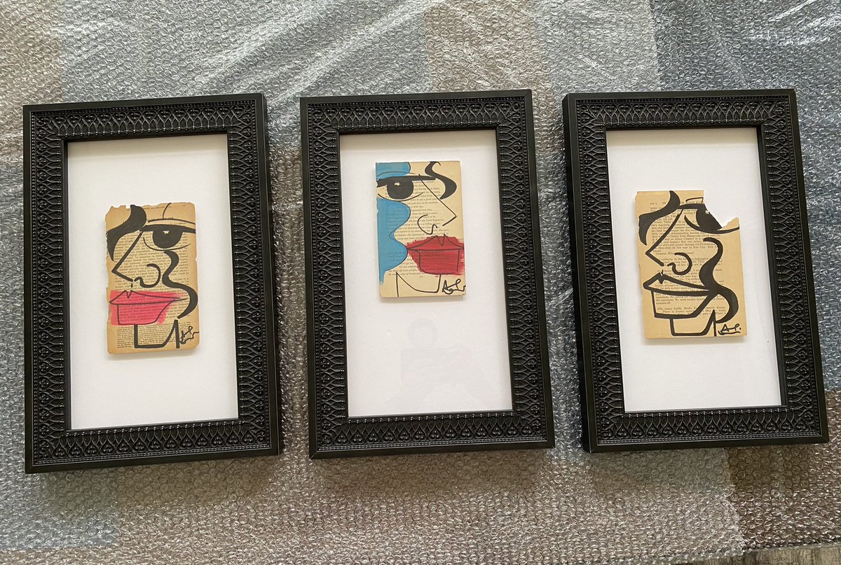 BAbackpacker's tweet photo. Y’ALL THEY CAME BACK PERFECT. 🤩🤩🤩 The “ravenswood” from @framebridge was the perfect frame for art I purchased from street artist Anna Laurini. I’m in love, happy & can’t wait to hang them. 😍😍😍#frameeverything #shoplocal #streetart https://t.co/XI8GOs5nUt