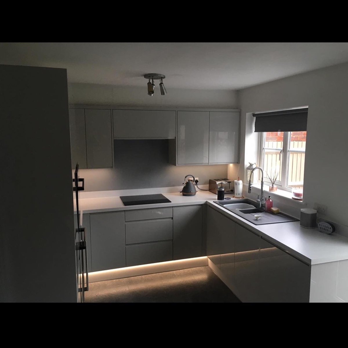 DPGoodwinelec's tweet image. New kitchen installed along with added under cabinet &amp;amp; plinth lighting.

A warm colour temperate creates a flattering glow for the feature of the room.

@WrenKitchens 

#wren #wrenovation #renovation #lighting #kitchenfitters #kitchenlighting #interiordesign