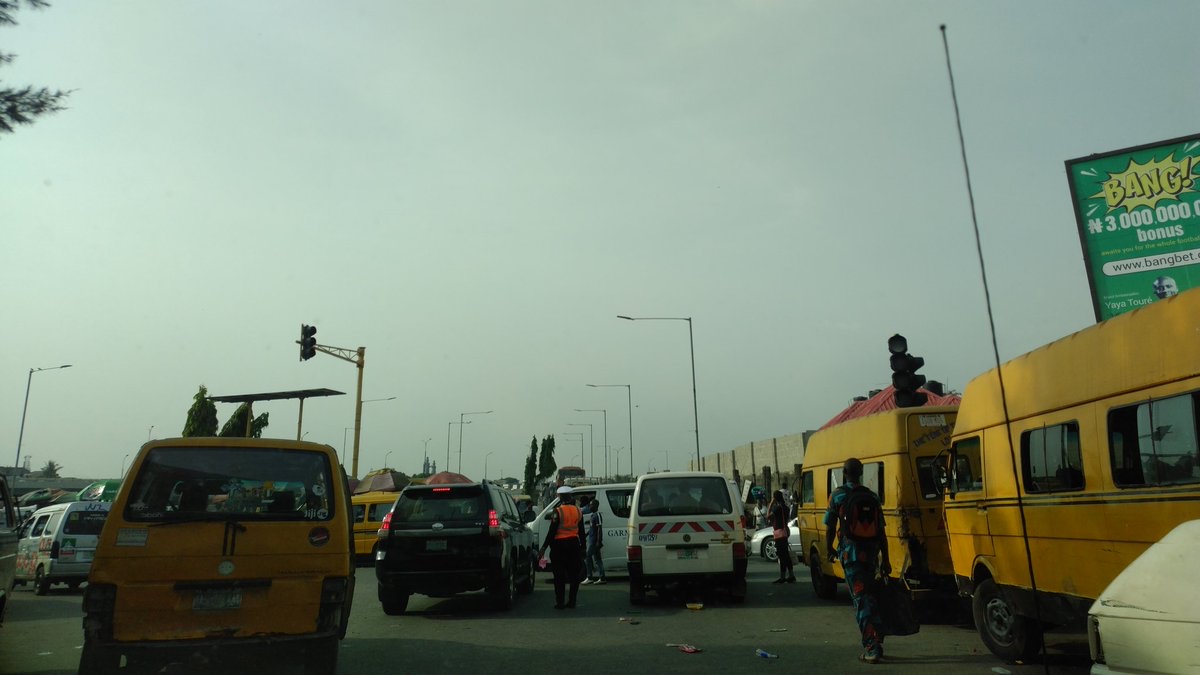 NuolBeth's tweet image. RT "RT @Gidi_Traffic: “@Austynzogs: @Gidi_Traffic 16h08: Obalende towards #3RDMB is already heavy. Brace up!! https://t.co/hnq3sojLSp"