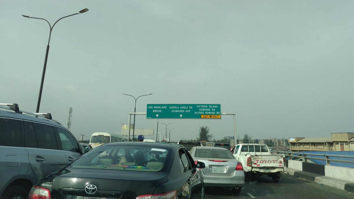 NuolBeth's tweet image. RT "RT @Gidi_Traffic: “@Austynzogs: @Gidi_Traffic 16h08: Obalende towards #3RDMB is already heavy. Brace up!! https://t.co/hnq3sojLSp"