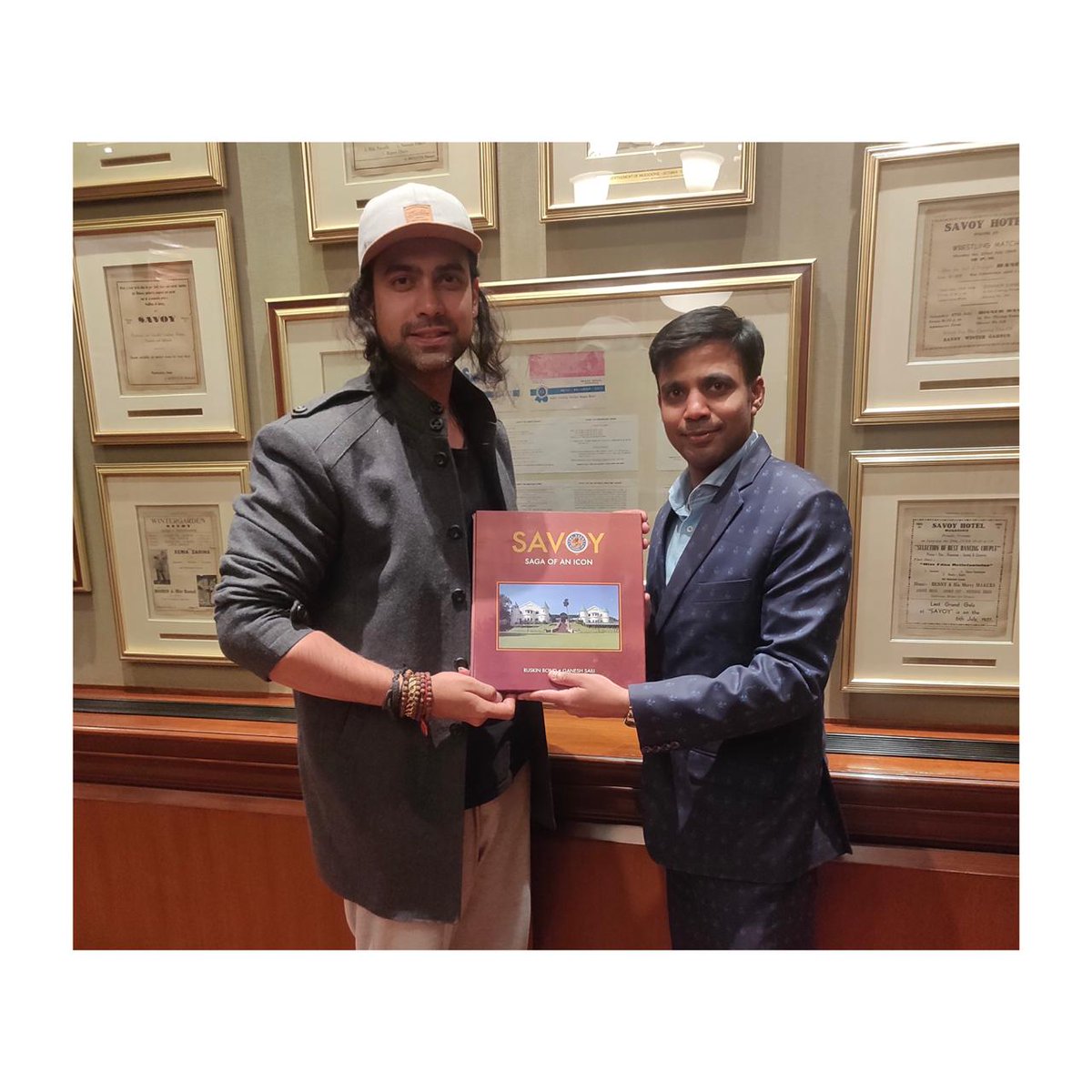 JubinNautiyal's tweet photo. A lovely time and a great place ,Savoy coffee book launch and warm hospitality .
@WHTheSavoy 
@kishorekaya ❤️ https://t.co/oKVB4A2jgY