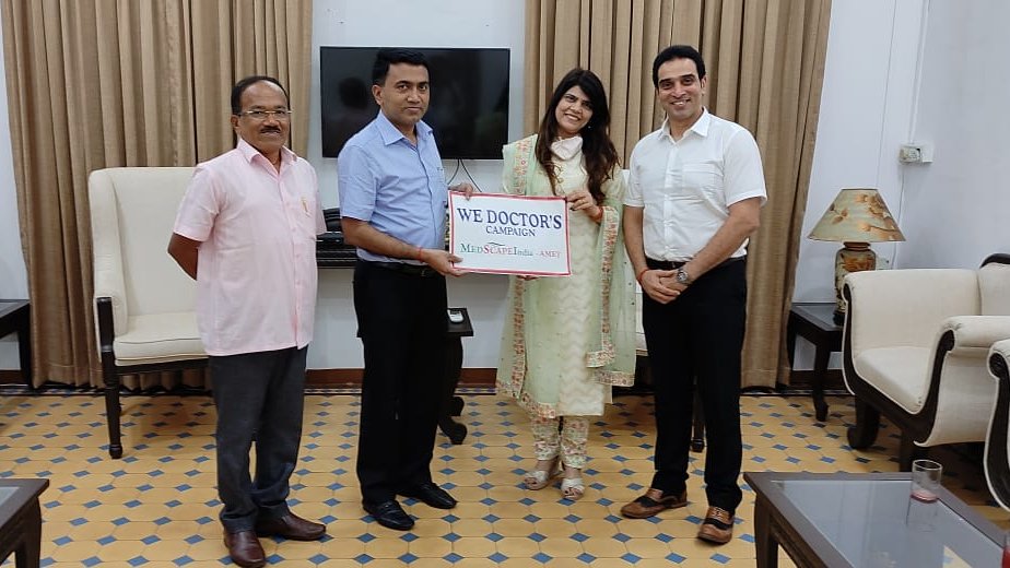 Had a cordial meeting with Dr. Sunita Dube, Founder of MedScapeIndia, in presence of former CM Shri Laxmikant Parsekar. Dr. Dube complimented Goa’s efforts in the fight against #COVID19. She also expressed her keen interest to set up a medical research institute in the state.