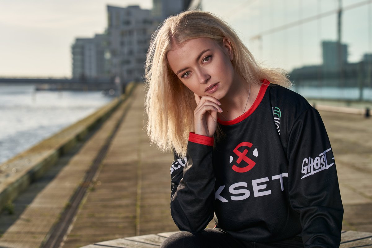 I'm absolutely lost for words to be able to be a part of the @XSETGAMING family.. Been a whole year without an org to represent, but this is our perfect fit! Feeling so lucky and so ready to give it all for Dreamhack and the future 👊Remember to follow @XSETGAMING! #RepTheSet ❌