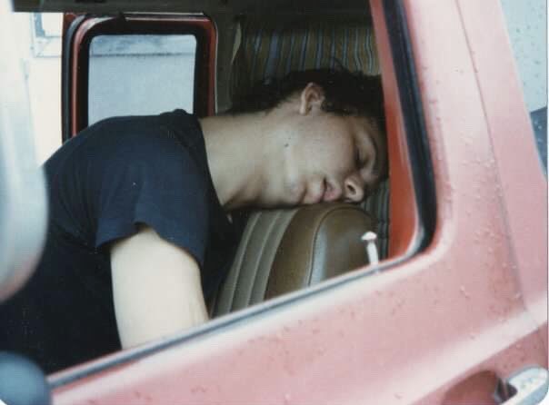 punk_vans's tweet photo. From @mike__manos “Pete Murray getting some rest in the Marginal Van”
#marginalman #marginalvan #petemurray #dischordrecords #napping https://t.co/ujJ7OxDOrK