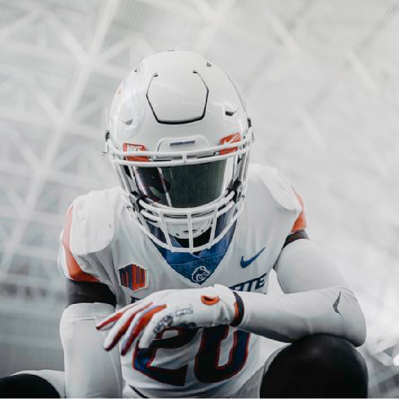 BoiseStateAlum's tweet photo. What do you think of this @BroncoSportsFB uniform combo for tonight's matchup against @uhmanoa?
Tonight at 9 p.m. MT
Watch on @CBSSportsNet
@BoiseState @BroncoSports @BoiseStateBAA
#BoiseState #BoiseStateAlumni #WeAreBroncos #BleedBlue #CommitToTheTeam https://t.co/ztsEwvt6hp