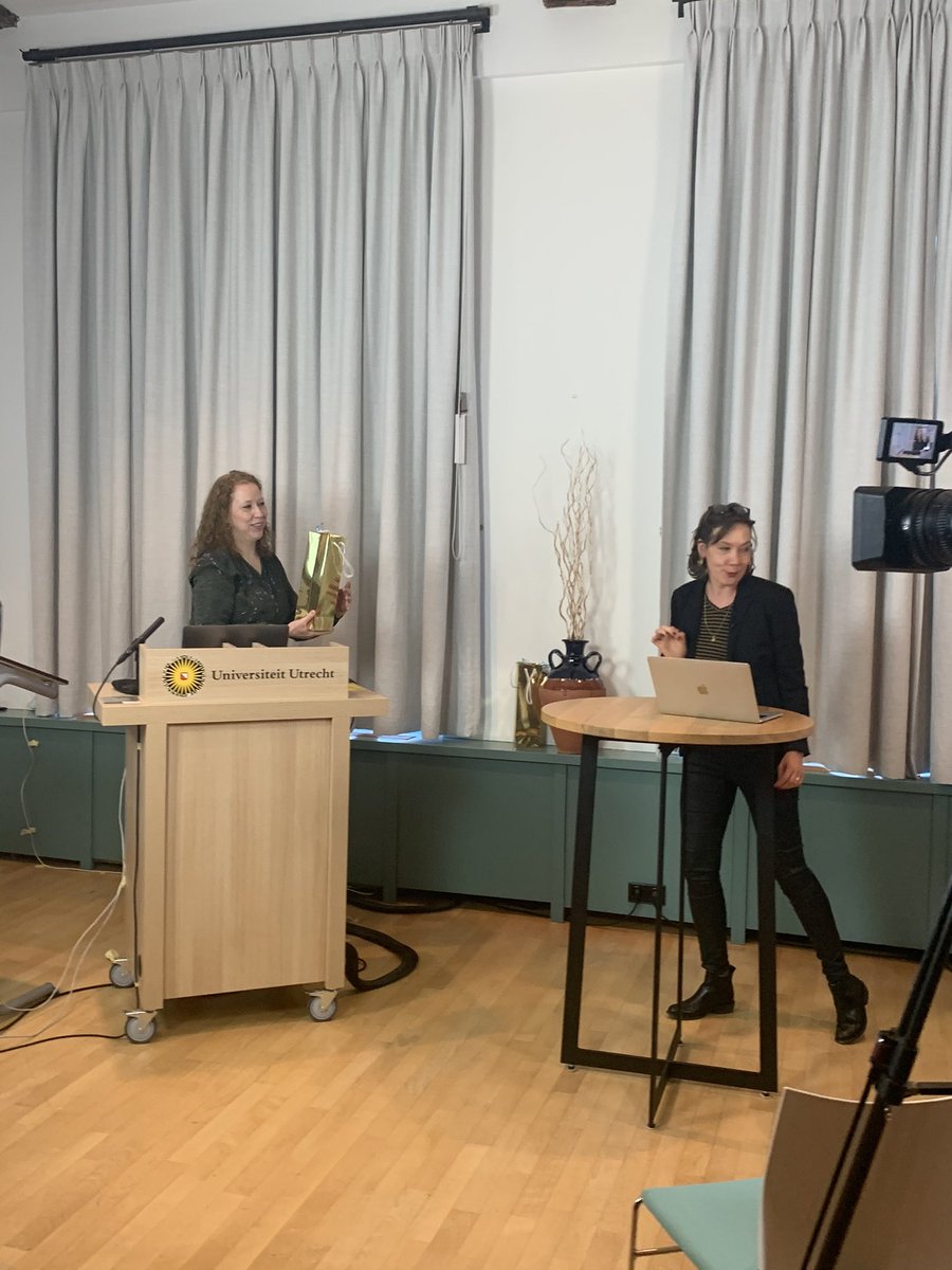 <a href="/chanijboer/">Cora Nijboer</a> vertelt op @nvneuropsy #NJC2020 over geslachtsverschillen bij therapieën voor pasgeborenen met #hersenschade <a href="/HetWKZ/">Wilhelmina Kinderziekenhuis</a> @UMCUBrainCenter <a href="/UMCUtrecht/">UMC Utrecht</a> Na zuurstofgebrek gaan mannelijke zenuwcellen anders dood dan vrouwelijke. Opvolger voor het #VrouwenHart?