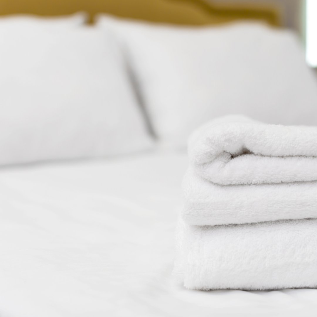 HZDTweets's tweet photo. Ready for a stay in bed kind of staycation? 🛌 💤 Our boutique hotel has all of the amenities you need to relax and unwind. Book our date night package which includes a bottle of wine, late check out and more!🍷 https://t.co/xrO7aCMGZl
.
.
.
#hotelzerodegrees #norwalk https://t.co/DSB6ui1r6T