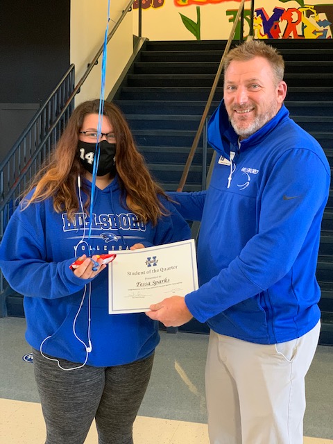 HHSAdminteam's tweet photo. Congratulations!! 
Teacher of the Quarter: Mandy Rogers
Support Staff of the Quarter: Patti Anderson
Students of the Quarter:
9th-Tessa Sparks
10th-Anna Crosby
11th-Jake Prewitt
12th-Sophia Marchetti https://t.co/LimSOe3JFG