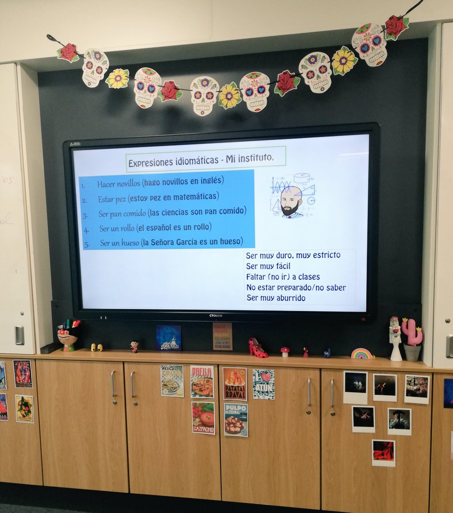 JSantosMFL's tweet photo. So much fun with Y11! Expresiones idiomáticas!!! Estoy 🐠en 🇬🇧 @ValleFernandez8 @Mariade53969789 @MariadpValverde @senorcordero @esterborin ¿Hacías novillos en el instituto? @TonyrefailLLC https://t.co/WqiV0SKwXU