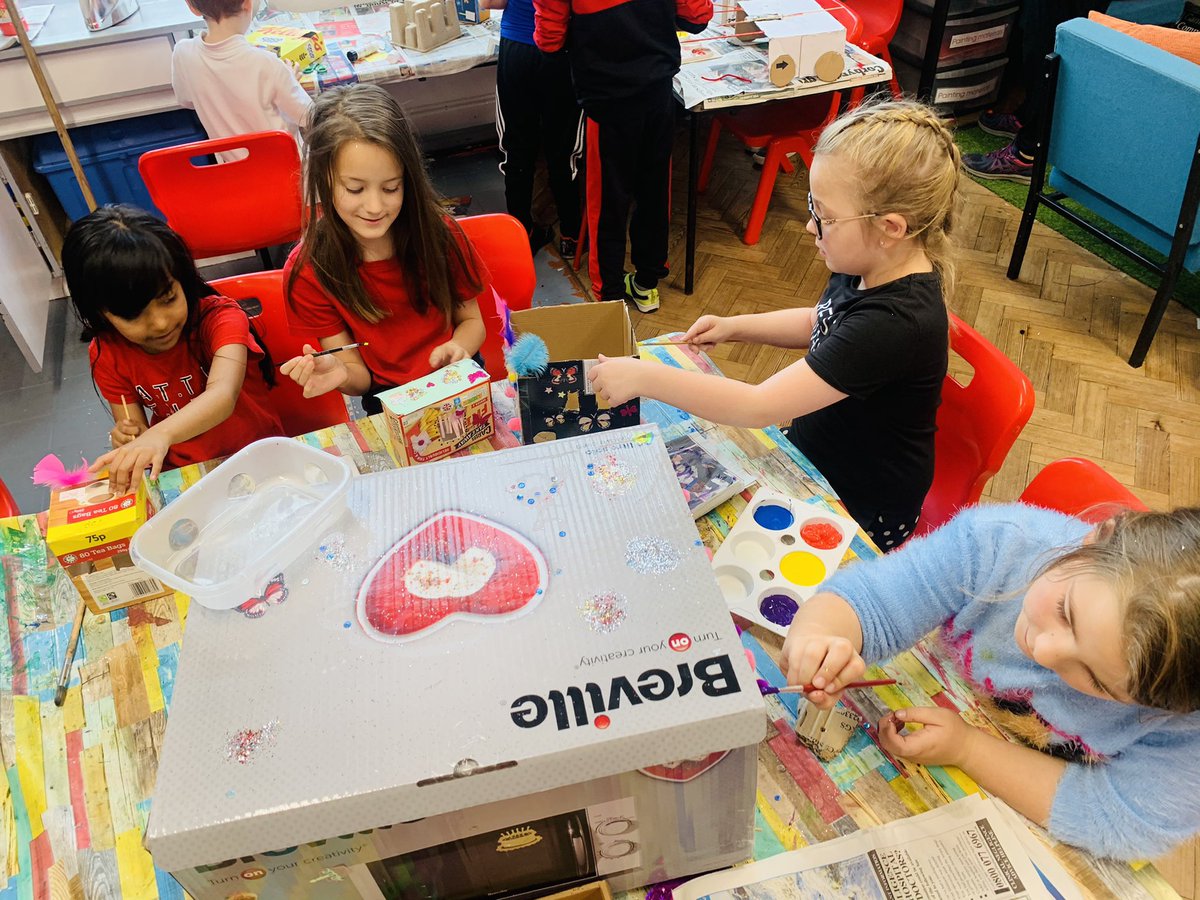 BubsyTownhill's tweet photo. Year 3 have loved designing and making their ‘fantasy’ vehicles for D.T. Some imaginative results, folks! Da iawn bawb! 👏🏼👏🏼👏🏼 #thcyear3 #thcdt #creativity #LearningKeepsGoing https://t.co/xZqgAgybW1
