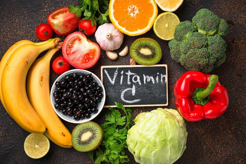 CommonwealthCh3's tweet photo. Vitamin C is a vitamin your body needs to form blood vessels, cartilage, muscle, collagen for your bones and is vital to your body's healing process. Vitamin C is found in citrus fruits, tomatoes, peppers, cabbage, broccoli and more. 
#vitamins #C #vitaminC #vitamin #nutrition https://t.co/f0Fer9QvxJ