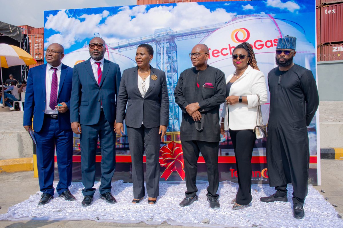 SkalidObi's tweet photo. The team &amp; I, commissioned the 8,400MT LPG storage facility on the 18th of November 2020 at the Techno Gas Terminal, Kirikiri, Lagos.

Also in attendance were captains of the industry and representatives of our regulatory agencies.

#powermoves
#technooil
#technogas https://t.co/nZG7mHR4us