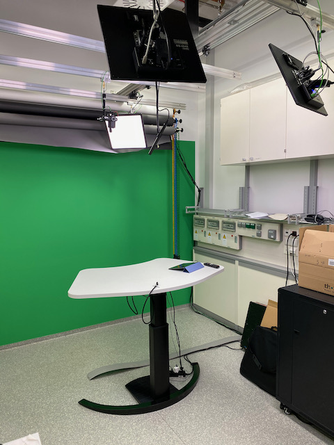 Das Team Netzwerk Medien hat den Universitätspreis 2020 in der Kategorie „Verwaltung u. Wissenschaftsmanagement“ für die Entwicklung des One Button Recording Studios (OBRS) gewonnen. Wir freuen uns sehr!