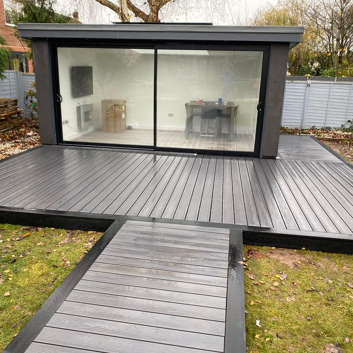 CraigBrooky's tweet photo. Great example of our Hunter composite decking - 100 %FSC ✅ 10yr warranty ✅ reversible ✅ courtesy of Wirral Landscape Supplies @TalaseyGroup #talasey #compositedecking #piranha #hunter #anthracite #midgrey https://t.co/u01bEuck47