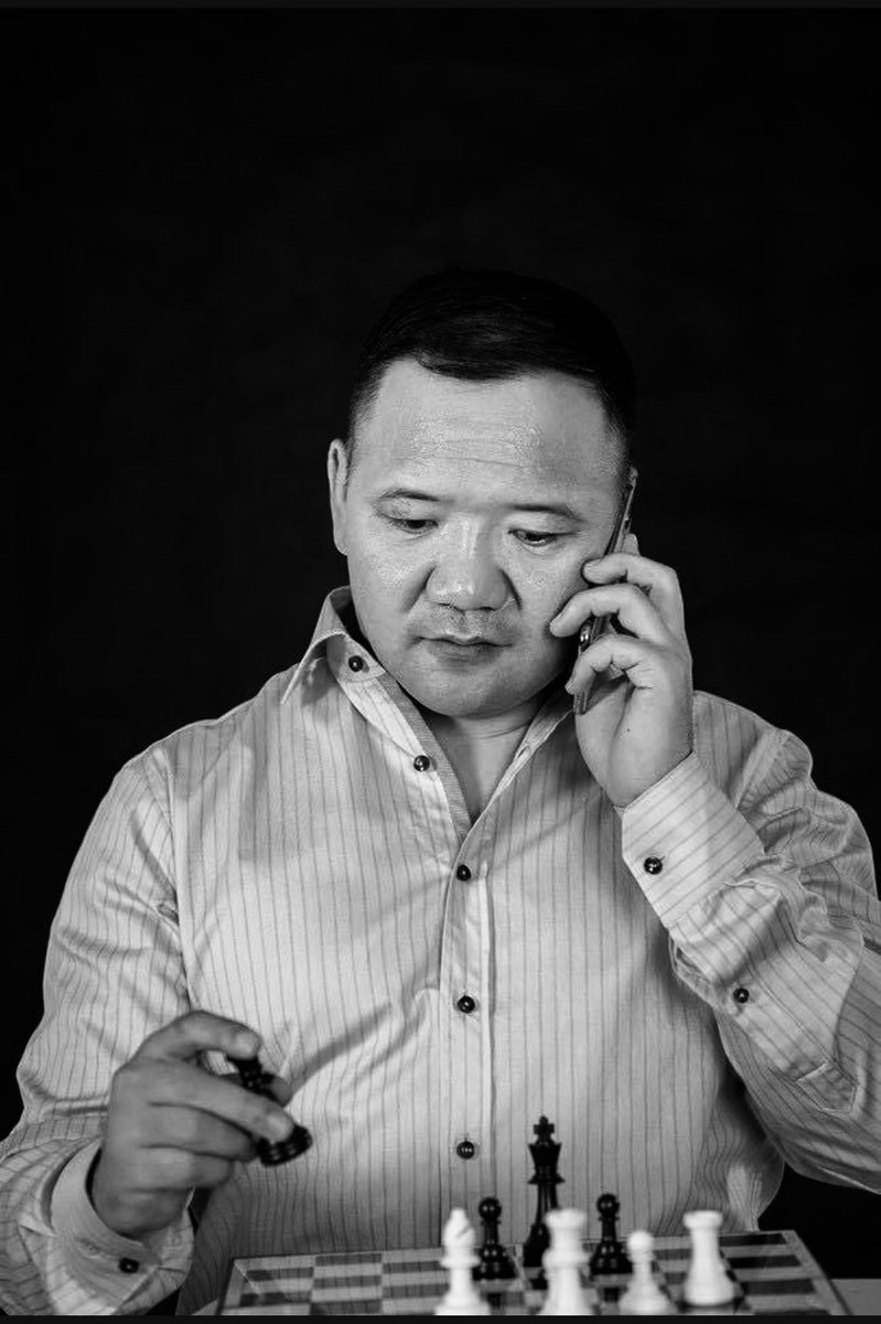 Говь-Алтайн  Засаг дарга Амгаланбаатар Улаанбаатар хот руу тусгай үүргийн идэшний цуваа илгээх гэнэ, хотын Алтайчууд идшиндээ хүрэх нь дээ.

Алтайчуудын толгой ер нь сийрэг шүү, буцахдаа аягүй бол хоол хүнсээ татна даа, харж байгаарай!!!