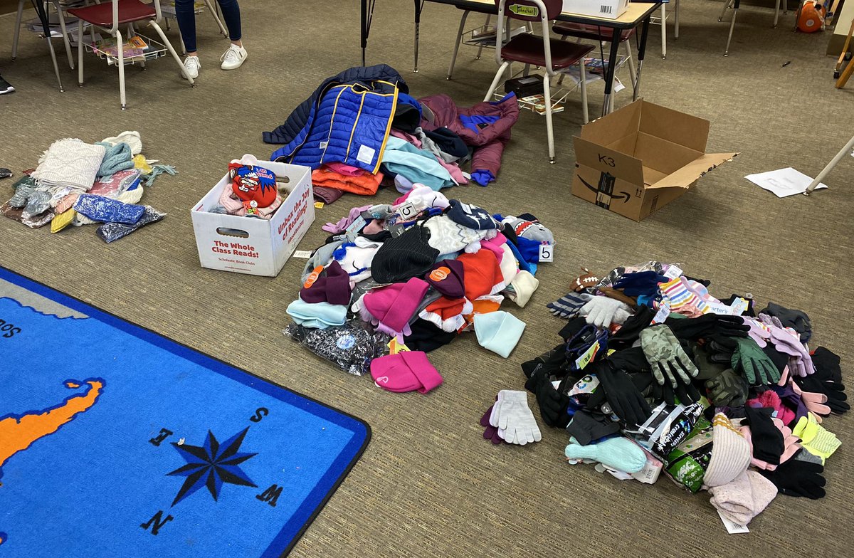 Third Graders really stepped up with donations of hats, scarves, &amp; gloves for our community service project for <a href="/MySisters_House/">My Sister's House</a> 🧣🧤<a href="/marley_sapp/">Marley Sapp</a> #TrinityLearns