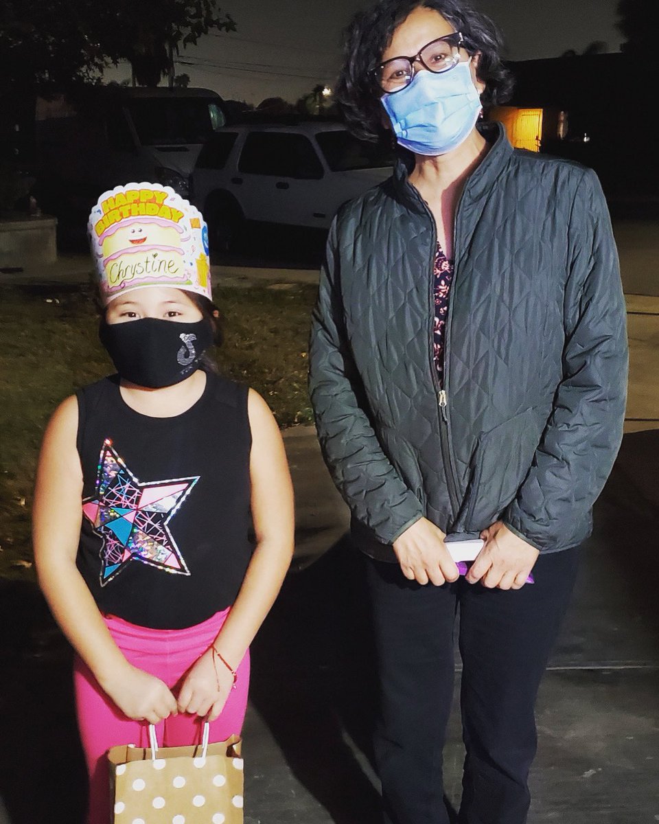 FUSD_Maple's tweet image. Mrs. Hernandez paid a special visit to her student so that she could have her birthday crown. Happy birthday Chrystine! #staysafe #maplestrong