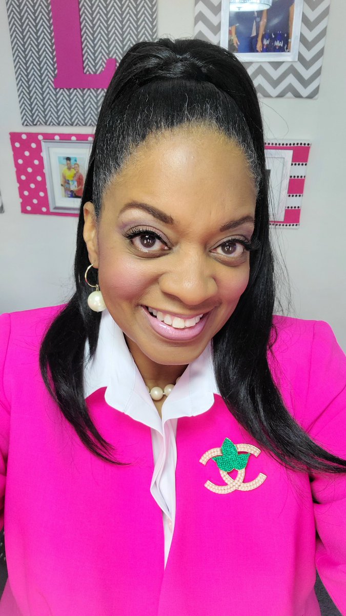 LaTanyaSothern's tweet photo. Ready to moderate this discussion for #AKACaregiversDay at 11 am!  There's still time to register https://t.co/xgXI1XzxQ5 @AKA_PEO1908 @akasorority1908 #BeCareCurious #PEOStrong #LambdaZetaMade 💗💚 https://t.co/b1lk7jrt57