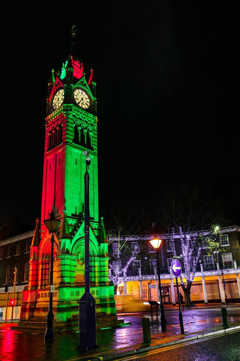 GravesendTCM's tweet image. From tonight you are free to enjoy #Gravesend town centre Christmas lights. They’ll be on until 6 January, please visit alone or in your family/social bubbles #onecommunity #staysafe #Christmas2020