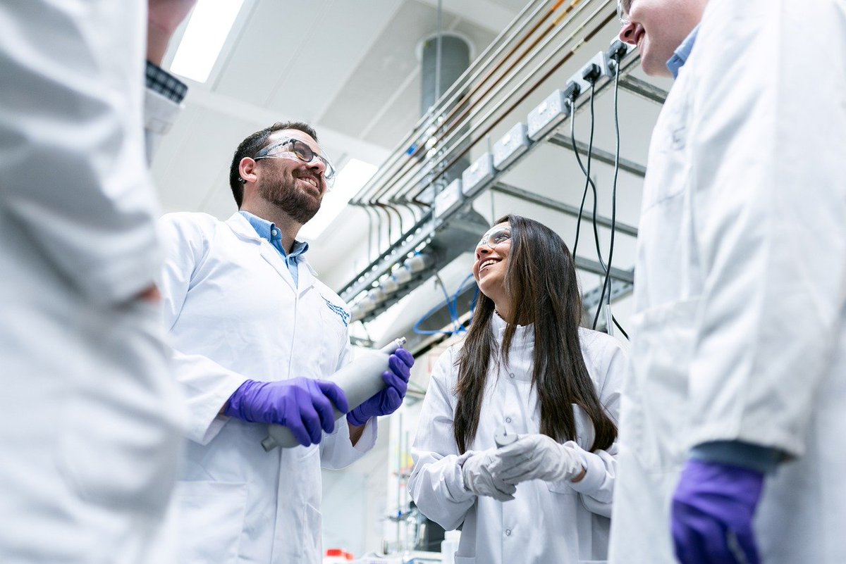 4FrontED's tweet photo. #DidYouKnow... The @4FrontED Binational Megaregion provides a competitively-priced workforce, a steady supply of engineers and established medical device, automotive, aerospace, commercial electronics and logistics clusters 👷👩‍⚕️👨‍💼👩‍🔬 https://t.co/JhBfWgTHlW